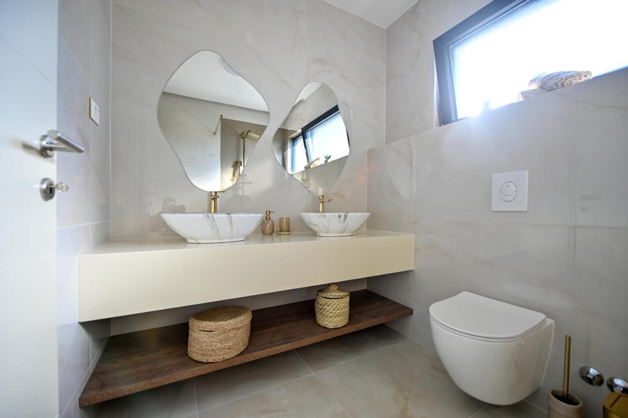 Villa Rosemary West Makarska